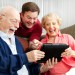 Ouderen volop actief op internet senioren-ipad